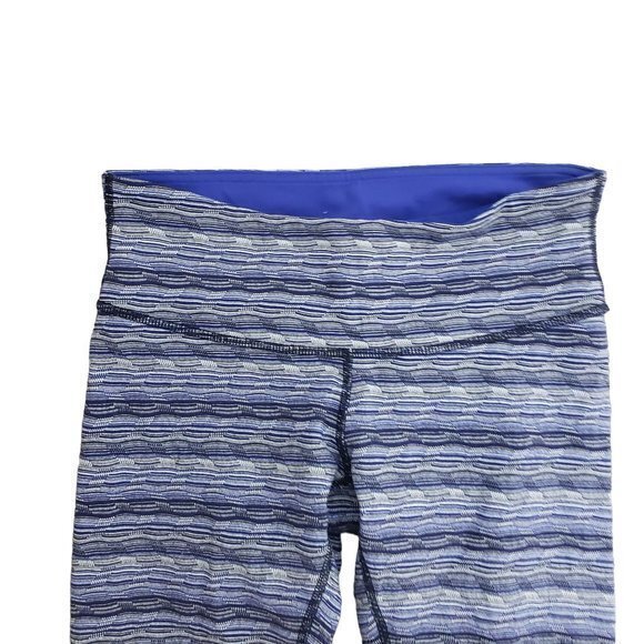 Lululemon Athletica Women Size 6 Blue Striped Wunder Under Crop Striped Leggings - Picture 2 of 6